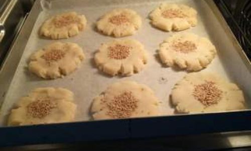 The Art of Crafting Traditional Eight Treasure Crispy Cakes:A Step-by-Step Guide