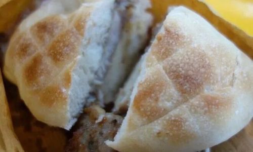 The Art of Crafting the Perfect Macau Pork Chop Bun:A Step-by-Step Guide