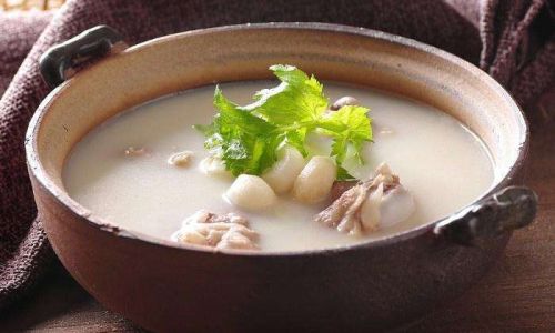 The Art of Crafting Rich and Nourishing Bone Broth:A Timeless Culinary Tradition