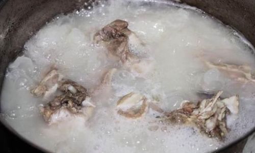 The Art of Crafting Rich and Nourishing Bone Broth:A Timeless Culinary Tradition