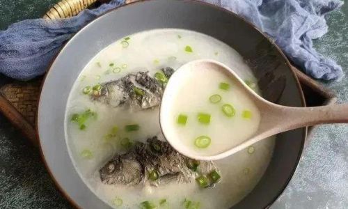 Mastering the Art of Fish Soup:Essential Ingredients to Eliminate Unwanted Fishy Aromas