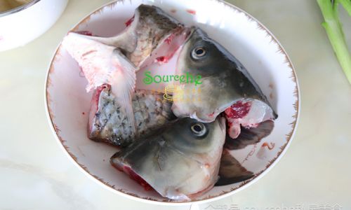 Mastering the Art of Fish Soup:Essential Ingredients to Eliminate Unwanted Fishy Aromas