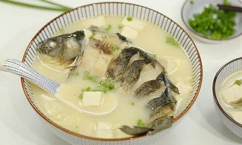 Mastering the Art of Fish Soup:Essential Ingredients to Eliminate Unwanted Fishy Aromas