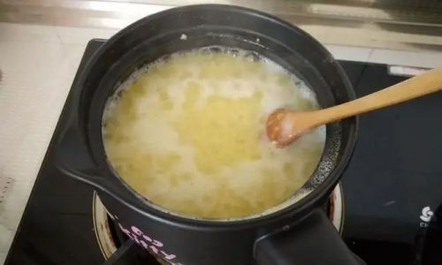 Three Effective Methods to Prevent Rice Porridge from Boiling Over:A Comprehensive Guide