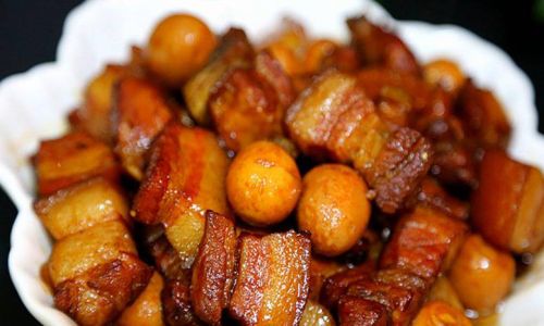 Mastering the Art of Braised Pork Belly with Quail Eggs:A Flavorful Journey