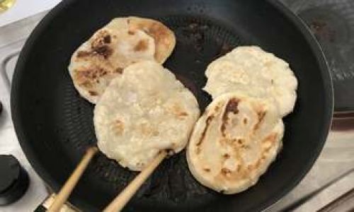 Anhuis Autumn Delicacy:A Comprehensive Guide to Crafting Traditional Shuiqiuba Water Rice Cakes)