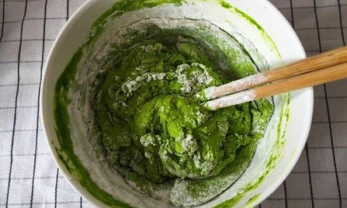 How to Craft Traditional Chinese Qingtuan Using Mugwort:A Step-by-Step Guide