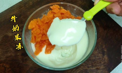 Creative Culinary Adventures:Crafting Homemade Jelly with QQ Candies and Milk