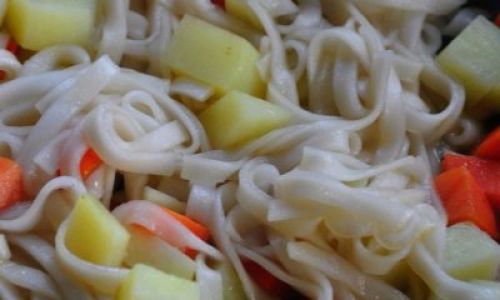 How to Make Dutch Pea and Pork Floss Stewed Noodles