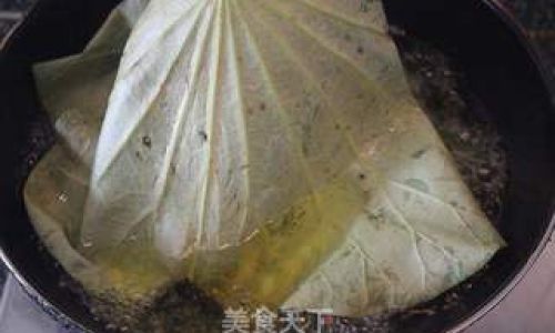 Mastering the Art of Steamed Pork Ribs with Lotus Leaf