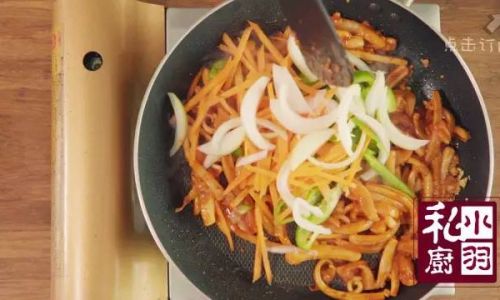 Mastering the Art of Making Korean-Style Grilled Squid on a Hot Plate