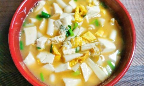 How to Make a Delicious Seafood Mushroom and Tofu Soup