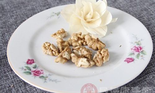 How to Make Candied Walnut Kernels with Frosting