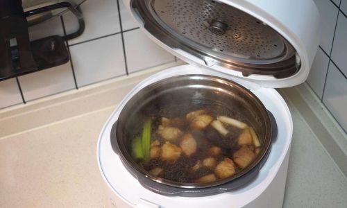 Mastering the Art of Pressure Cooker Chicken Leg Stew