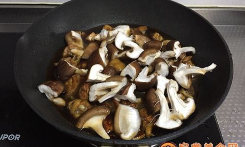 Mastering the Art of Pressure Cooker Chicken Leg Stew