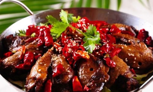 How to Make Dry-Pot Duck Heads:A Culinary Journey
