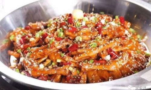 How to Make Dry-Pot Duck Heads:A Culinary Journey