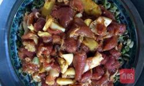 How to Make Steamed Pork with Dried Green Beans:A Culinary Delight