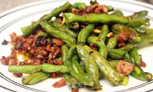Mastering the Art of Making Dry-Fried Green Beans