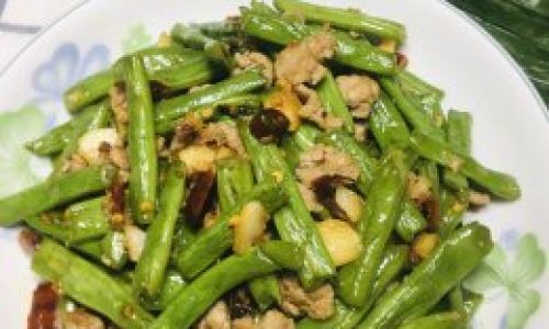 Mastering the Art of Making Dry-Fried Green Beans