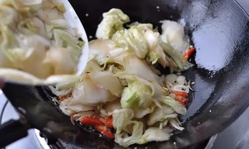 Mastering the Art of Dry-Fried Chinese Cabbage:A Comprehensive Guide