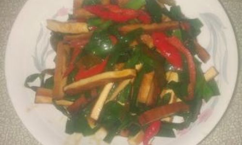 How to Stir-Fry Phoenix Tail Mushrooms with Leeks:A Culinary Delight