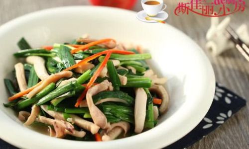 How to Stir-Fry Phoenix Tail Mushrooms with Leeks:A Culinary Delight
