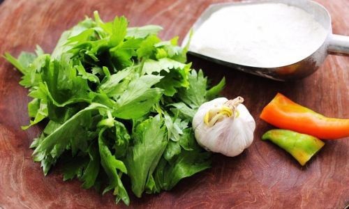 How to Make Steamed Celery Leaves with Rice Flour