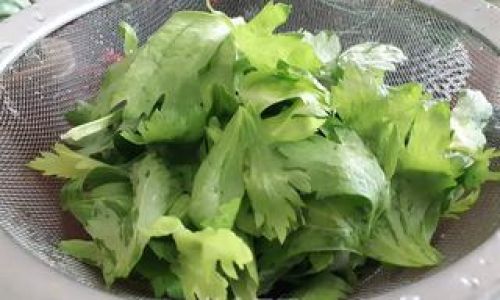 How to Make Steamed Celery Leaves with Rice Flour