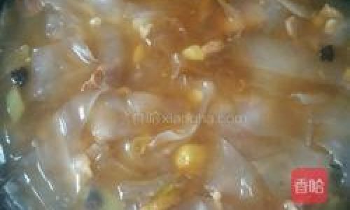 How to Make a Delicious Pork and Noodles Soup Fenpi Rou Tang)