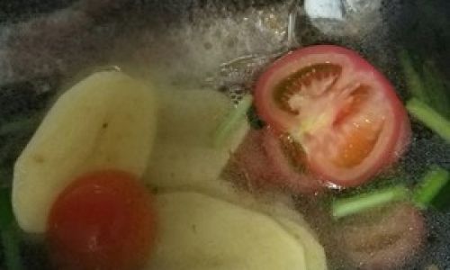 How to Make a Delicious Tomato,Potato,and Fish Soup