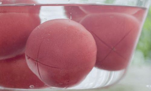 How to Make a Delicious Tomato Vinegar and Sugar Sauce