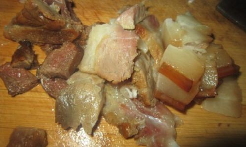 How to Make a Hearty Pot-Roasted Preserved Pork