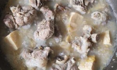 Mastering the Art of Making Hearty Stewed Bone Broth