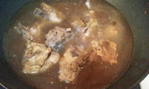 Mastering the Art of Making Hearty Stewed Bone Broth