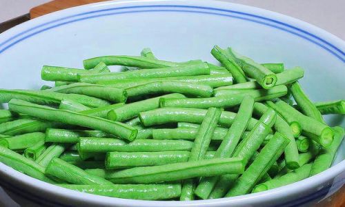 How to Make Simple and Delicious Short Snap Peas