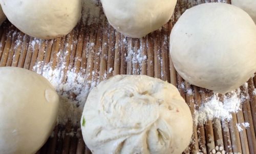 How to Make Red Bean Paste Buns:A Step-by-Step Guide