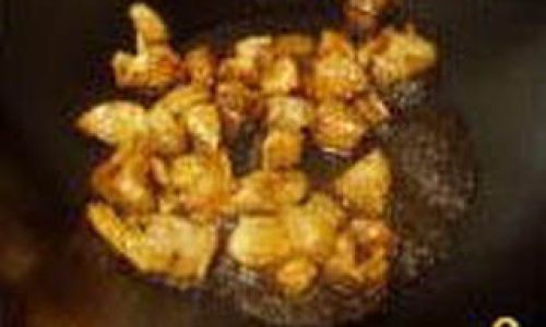 How to Make Pork Belly Braised with Tofu Puffs:A Culinary Delight