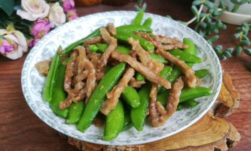 Mastering the Art of Making Green Bean and Beef Stir-Fry Sautéed Green Beans with Beef Strips)