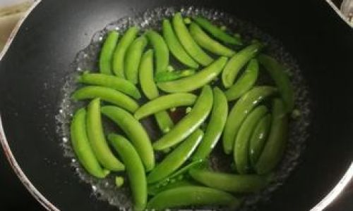 Mastering the Art of Making Green Bean and Beef Stir-Fry Sautéed Green Beans with Beef Strips)