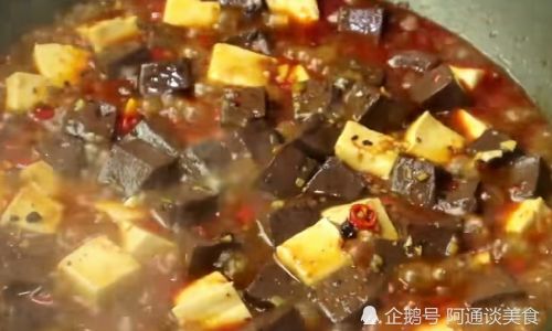 How to Make Tofu and Pig Blood Dish:A Culinary Guide