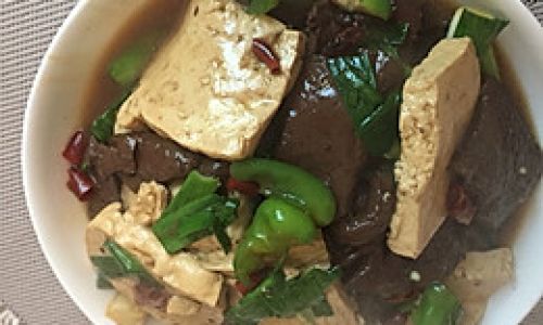 How to Make Tofu and Pig Blood Dish:A Culinary Guide