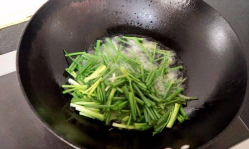 How to Make a Perfect Scallion Oil Sauce:A Comprehensive Guide