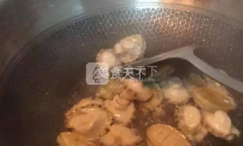 How to Make Scallion Oil Abalone:A Culinary Delight