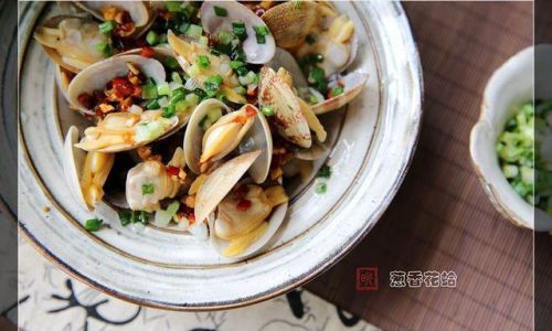 How to Make Scallion Oil Clam Dish:A Step-by-Step Guide