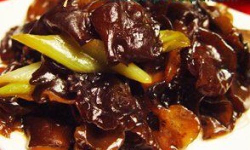 Mastering the Art of Cooking Scallion-Braised Fungus