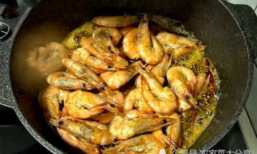 Mastering the Art of Crafting Spicy and Delicious Peeled Shrimp