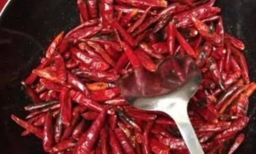Mastering the Art of Making Aromatic and Delicious Chili Oil