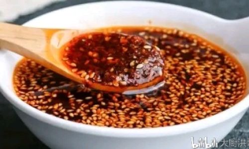 Mastering the Art of Making Aromatic and Delicious Chili Oil