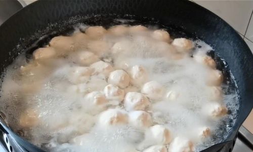 Mastering the Art of Crafting Whiter and Tender Chicken Meatballs